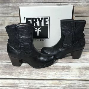 Frye Lucinda Short Scrunch Boots BNWT size 6.5